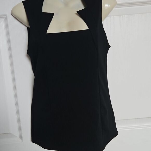 Elegant Black Sleeveless Top - Picture 16 of 16
